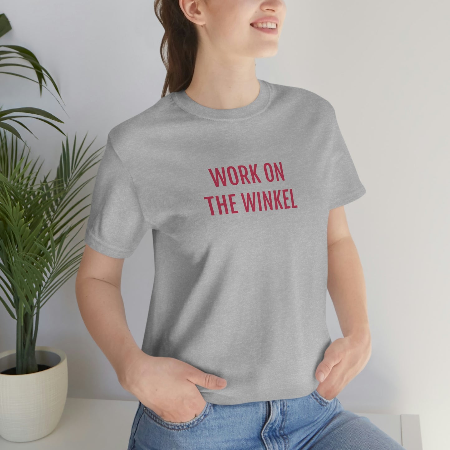 Met haar op - THE WINKEL | Unisex | Short Sleeve T-Shirt