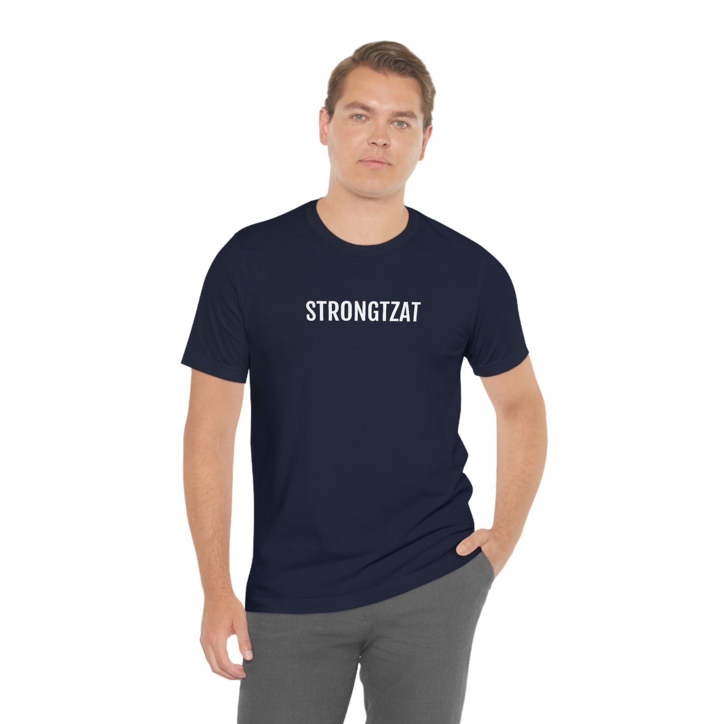 Strongtzat | Unisex T-Shirt uit Oost-Vlaanderen Marine blauw op mannnelijk model