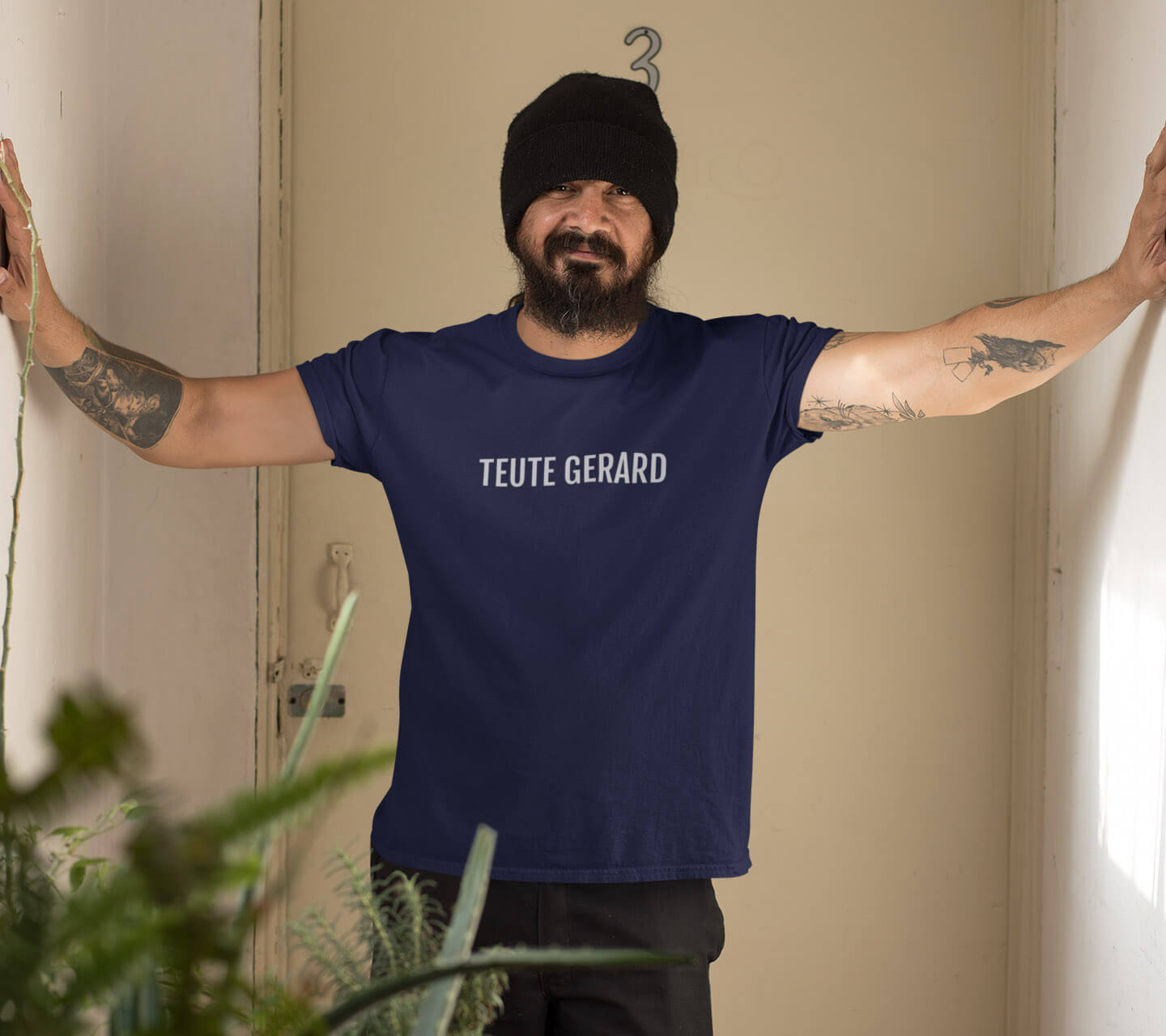Teute gerard | Unisex T-Shirt uit Antwerpen op model