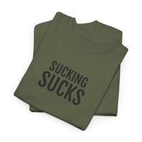SUCKING SUCKS | Unisex T-shirt | Volwassenen